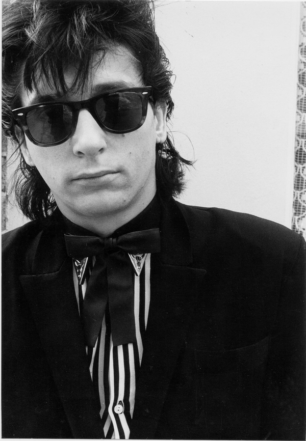 Johnny Thunders MR Ghse 84 leaning portrait 600px